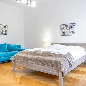  Apartman Comfortable 2br Apt, Near Wiener Stadthalle Ausztria